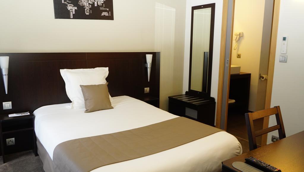 Hotel Saint Daniel Péruwelz エクステリア 写真