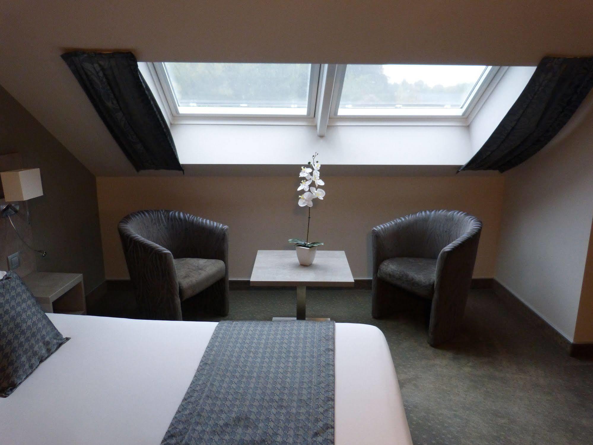 Hotel Saint Daniel Péruwelz エクステリア 写真